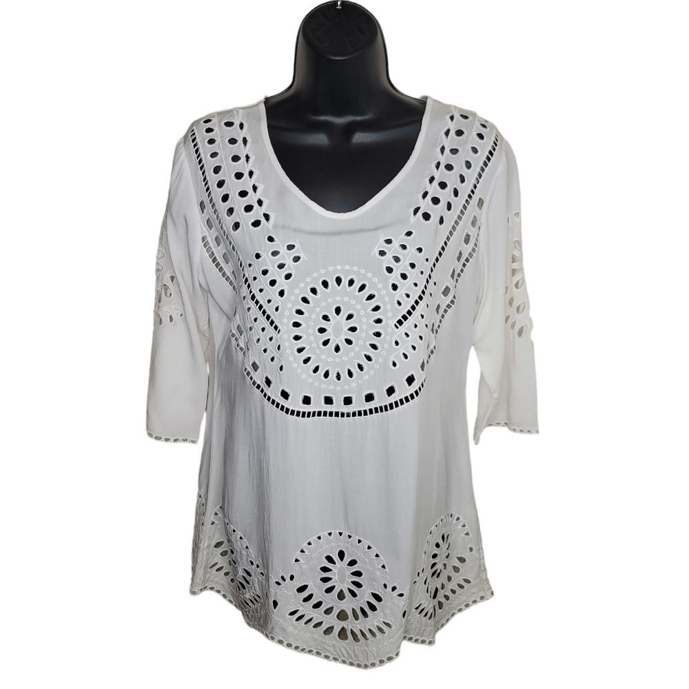 Solitaire Swim white embroidered cutout coverup top size Xs